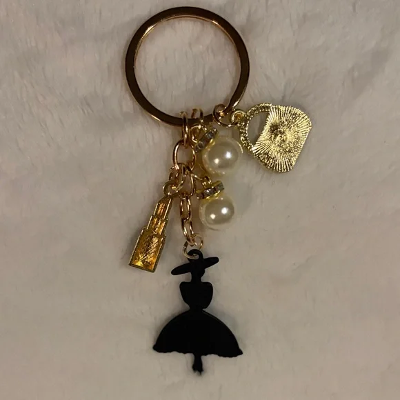 Chic Keychain with Faux Pearls NWOT - Picture 2 of 3